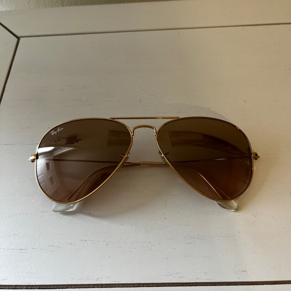 Ray-Ban Aviator Classics - Picture 2 of 5
